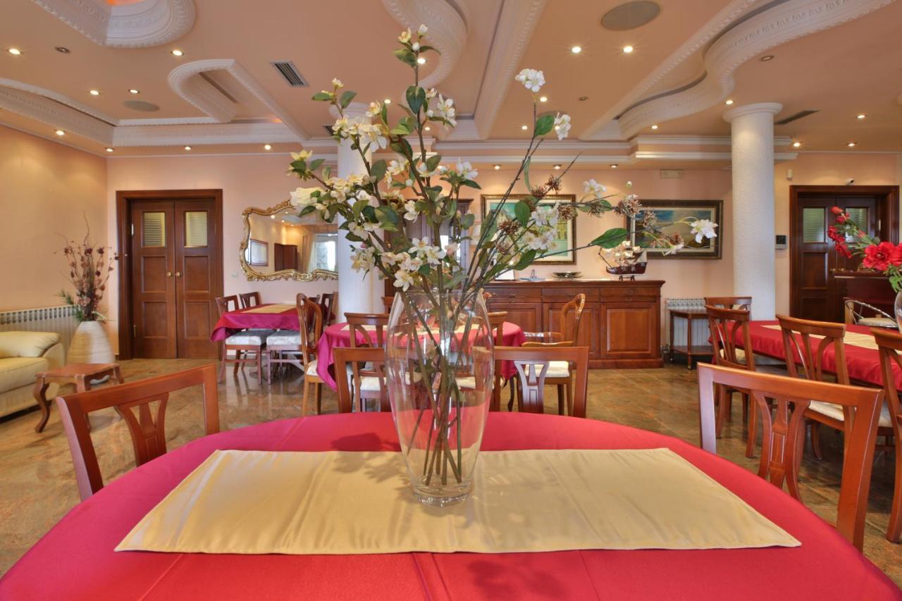 Royal Holiday Apartments Sveti Stefan Exteriér fotografie